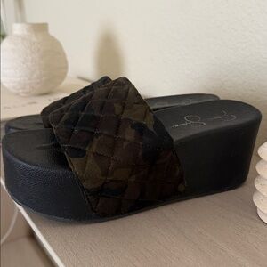 Jessica Simpson platform sandals camo print
